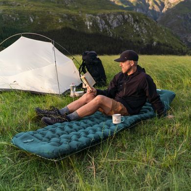 Матрас туристический надувной одноместный Naturehike CNK2550WS019, 200х60х6.5 см, синий, для кемпинга с мешком для надува