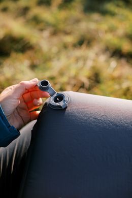 Подушка самонадувна Tribe Self-inflating Pillow