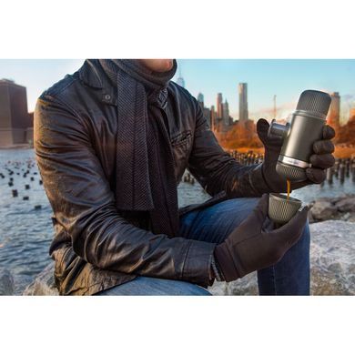 Портативная эспрессо-кофеварка Wacaco Nanopresso серая, механическая, для молотого кофе