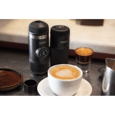 Портативная эспрессо-кофеварка Wacaco Nanopresso серая с чехлом, механическая, для молотого кофе