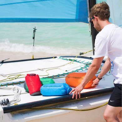 Чохол Lifeventure Ultralight Dry Bag 2 L червоний